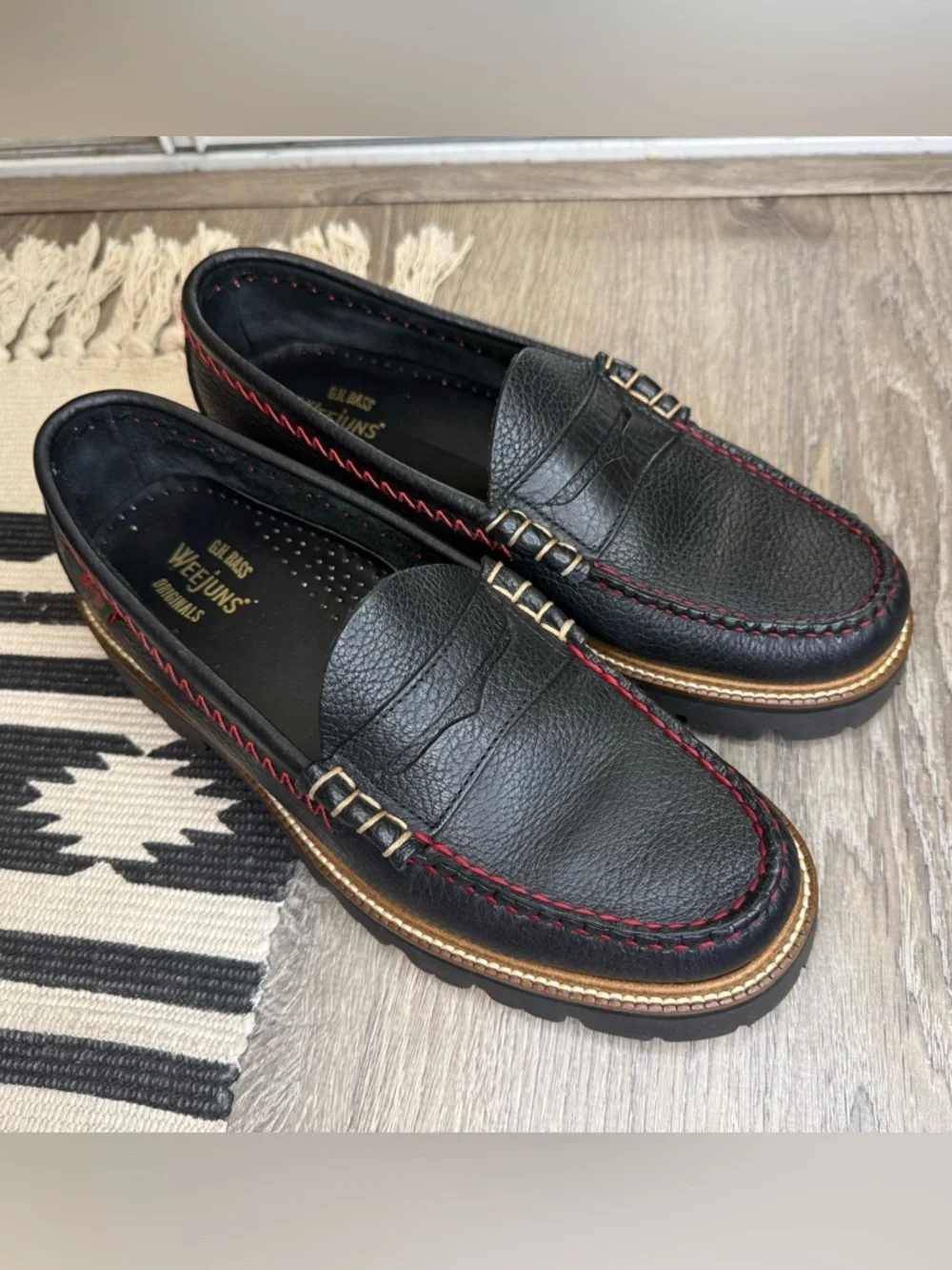 Weejuns GH Bass Larson Whipstitch Lug Loafer Sz 9.5D Black Grain Leather Slip On
